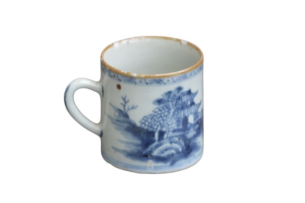 18th century chinese blue and white porcelain mug